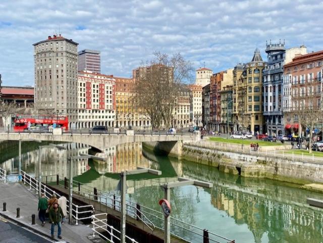 Piso De Diseno Con Vistas A La Ria. Leilighet Bilbao Eksteriør bilde